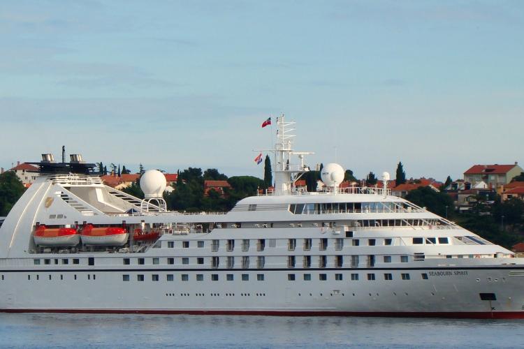 Seabourn Spirit.jpg