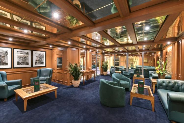 019_Ship_MSC_Armonia_Cigar_Room.jpg