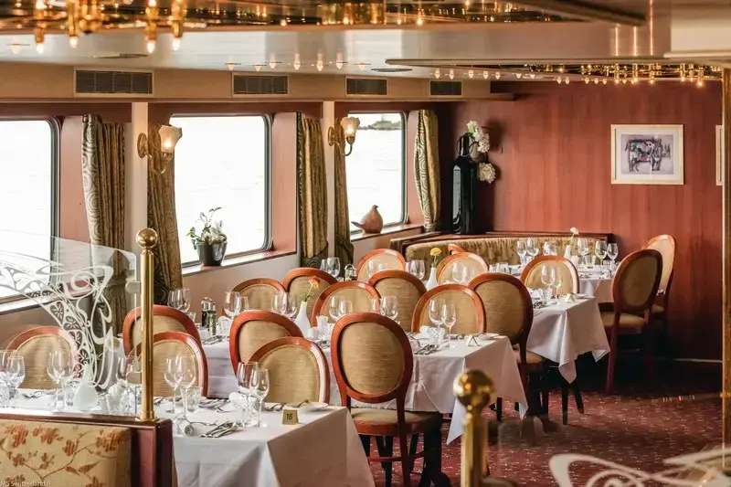 Switzerland-II-Restaurant-5.webp