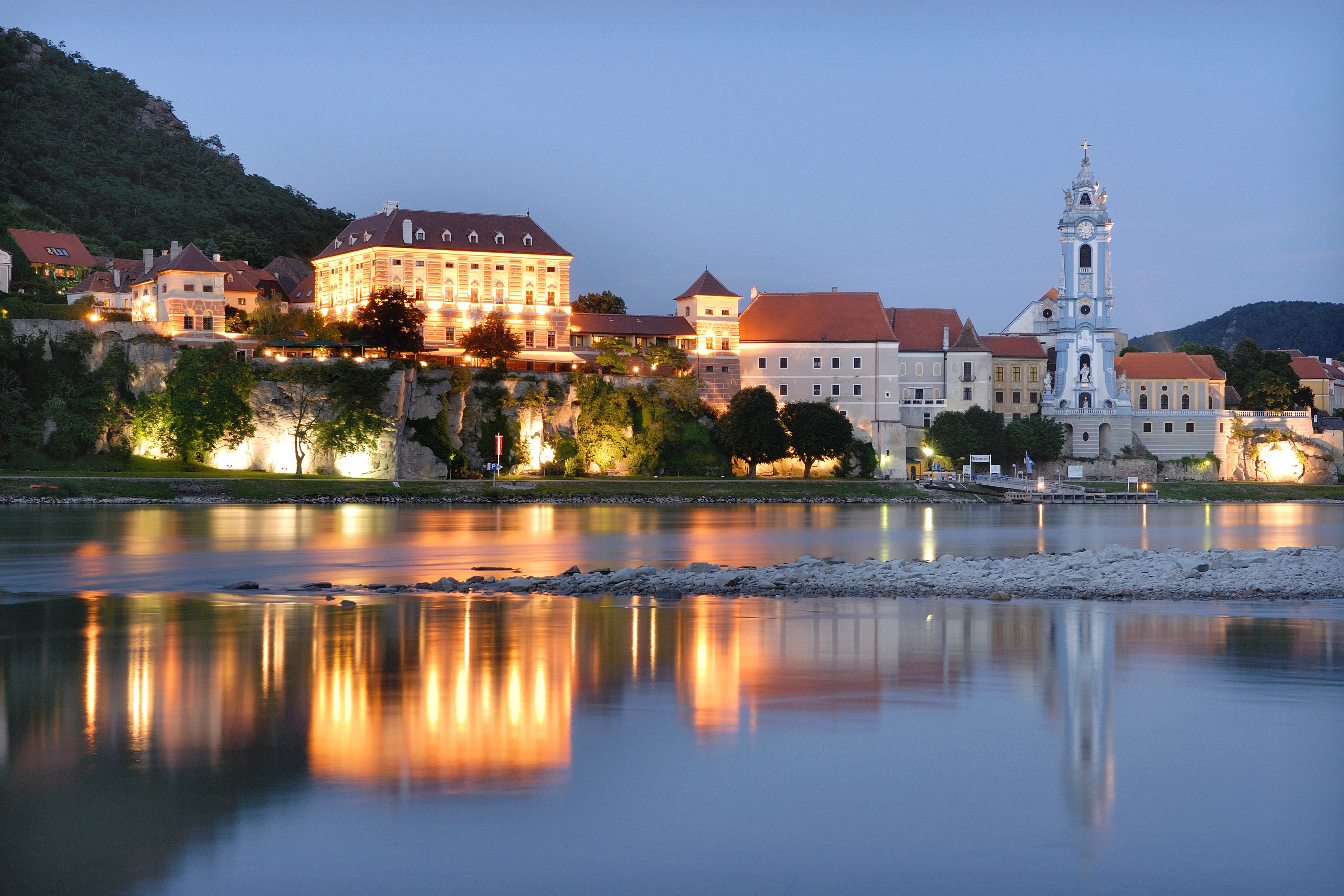 Lueftner_Cruises_Amadeus_Danube_Austria_Wachau_Duernstein_Castle_%40Schloss_Duernstein_Pics__4_.jpg