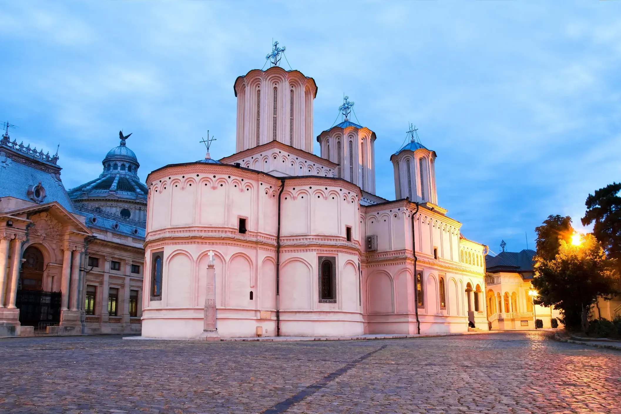 Lueftner_Cruises_Amadeus_Romania_Bucharest_Patriarchal_Cathedral__c_.webp
