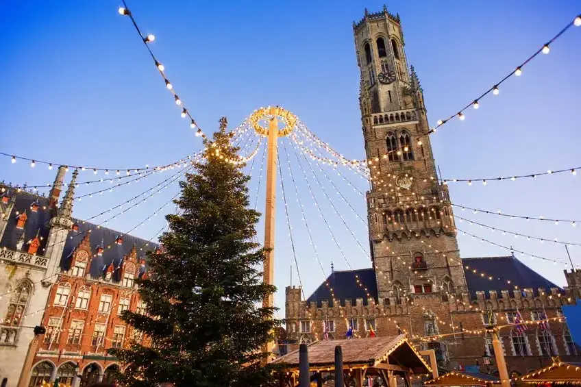 belgique-bruges-noel-kite_rin-adobestock_382635749-kite_rin