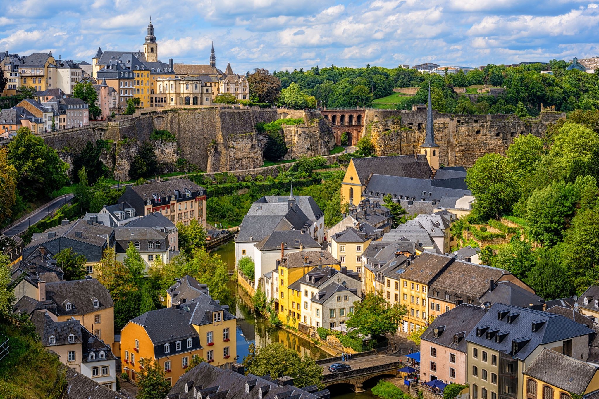 2385527_Luxembourg.jpg