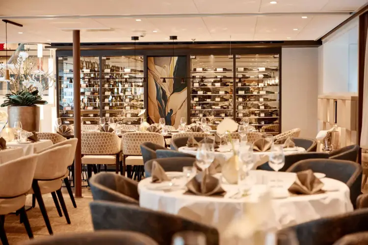 csm_Lueftner_Cruises_AMADEUS_Riva_Restaurant_60b20b3be2.webp