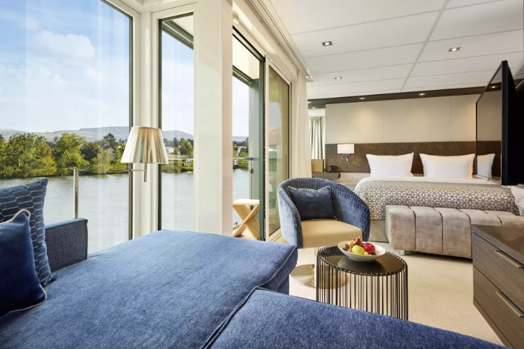 csm_Lueftner_Cruises_AMADEUS_Riva_Suite_77360e80a2.jpg