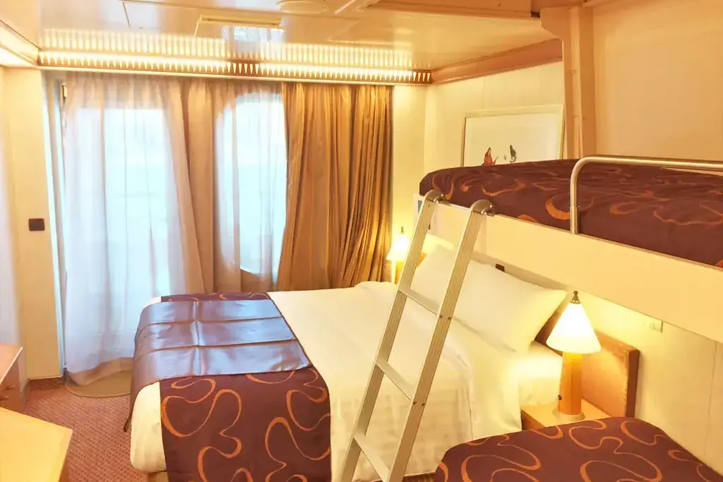costa_diadema_b1_mega.webp