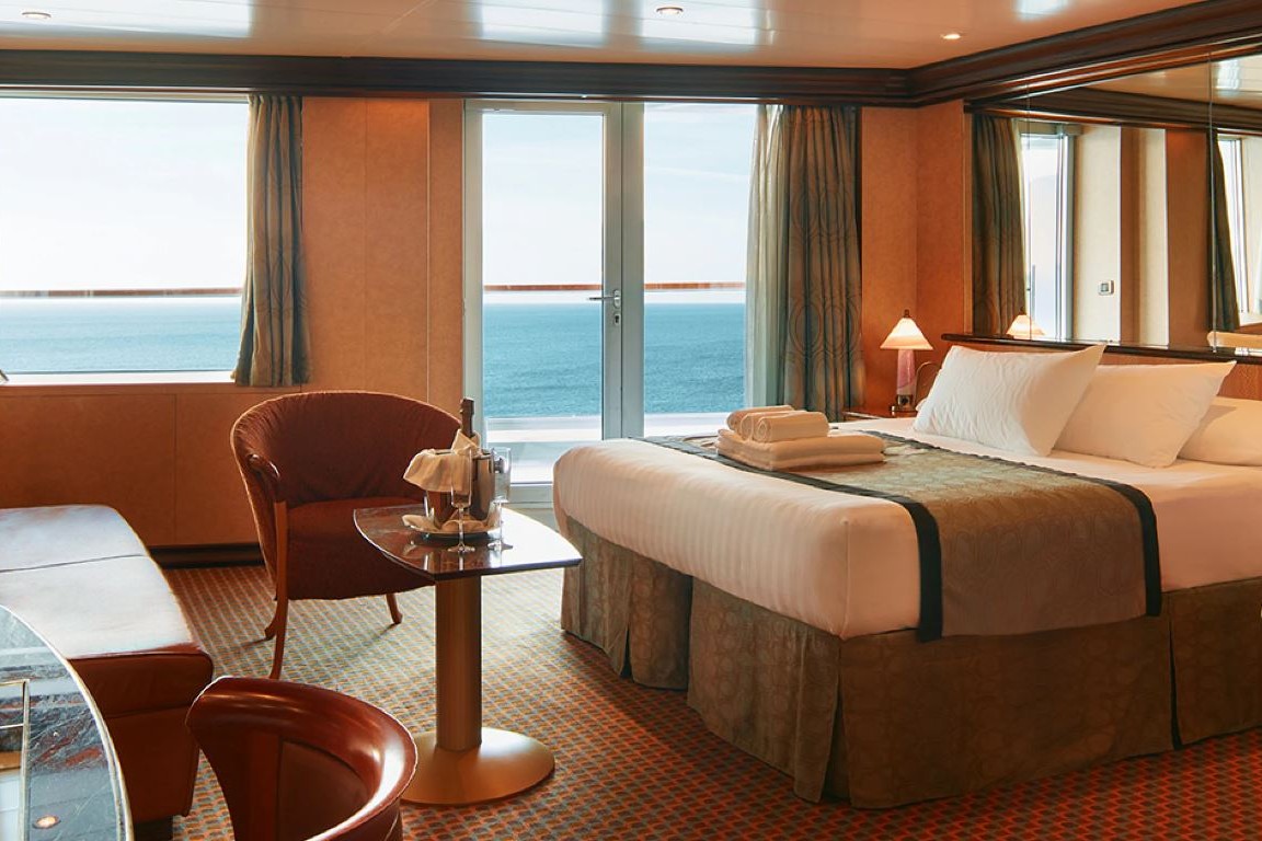 Costa Deliziosa suite.JPG