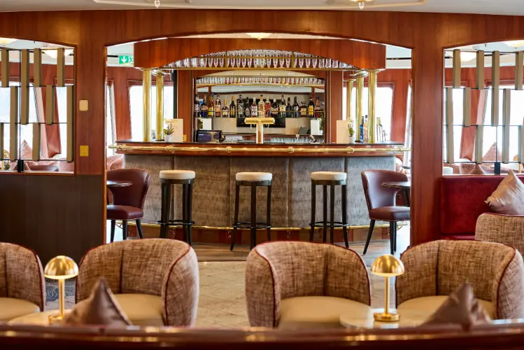 viva-ruby-bar-and-lounge-4.webp