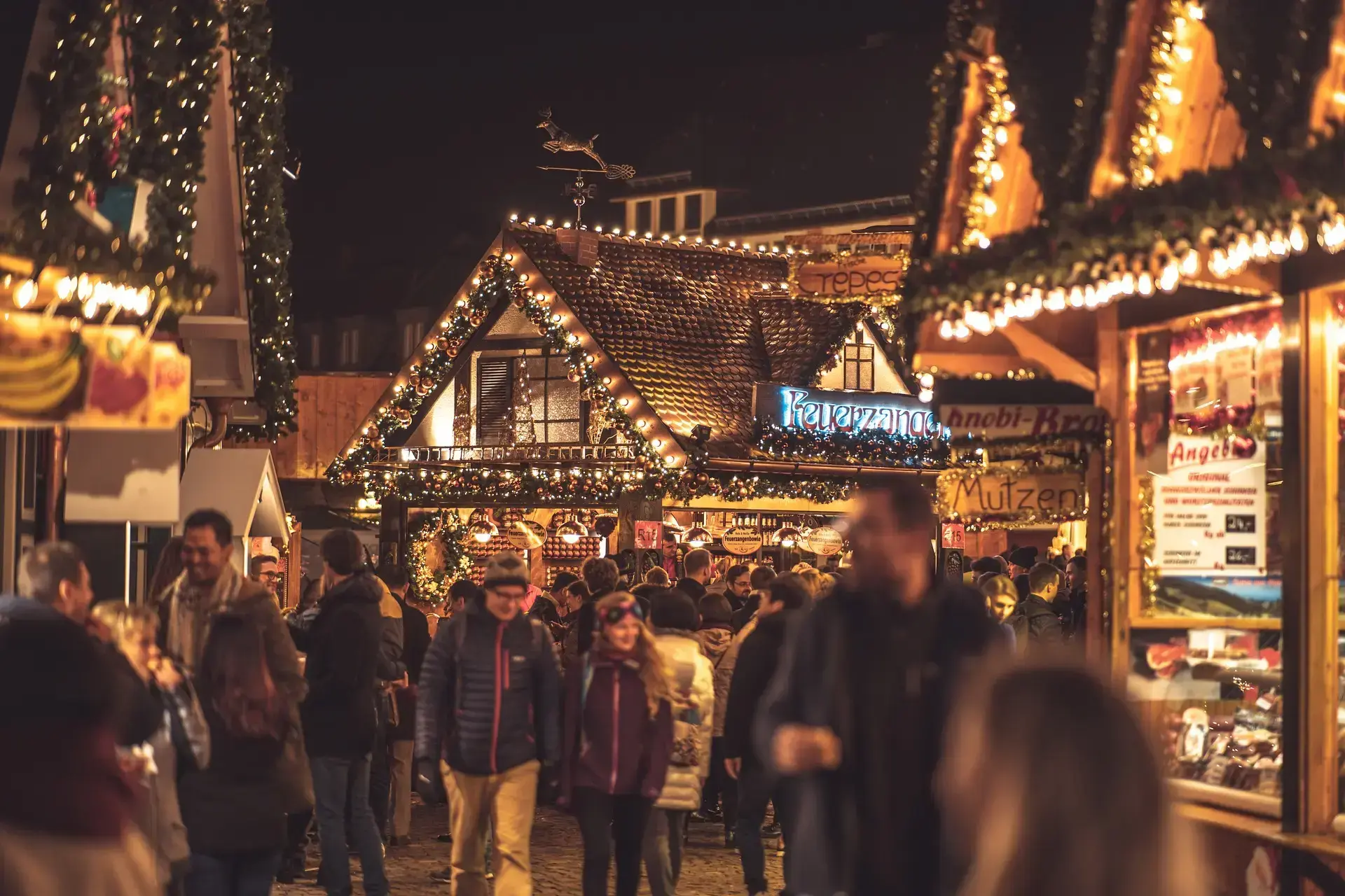 christmas-market-gc2c0b64e5-1920.webp