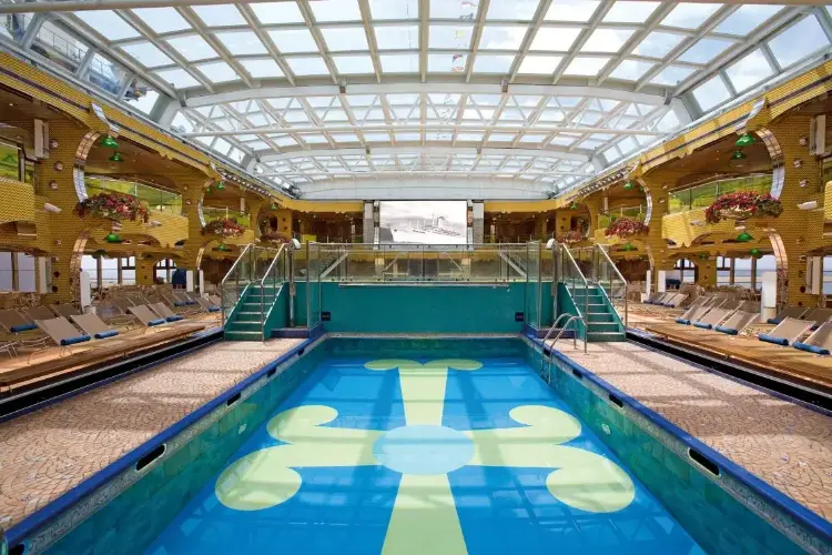 5 Serena pool.webp