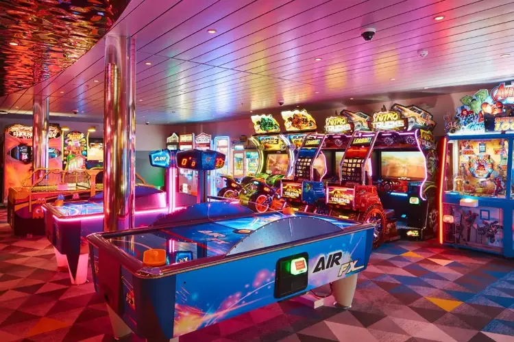 costa-toscana-arcade-min.webp