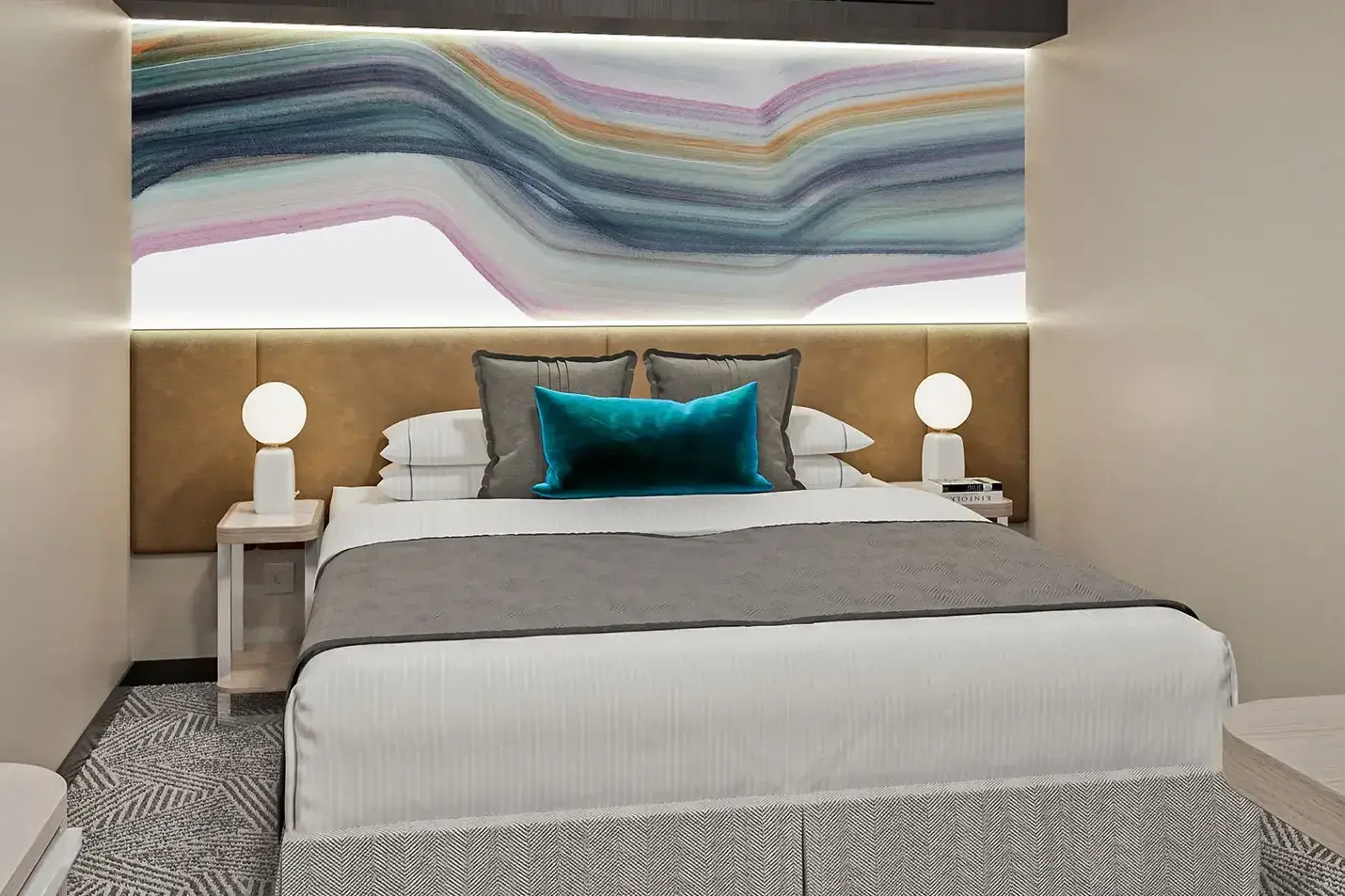 1 NCL_Luna_Innenkabine.webp