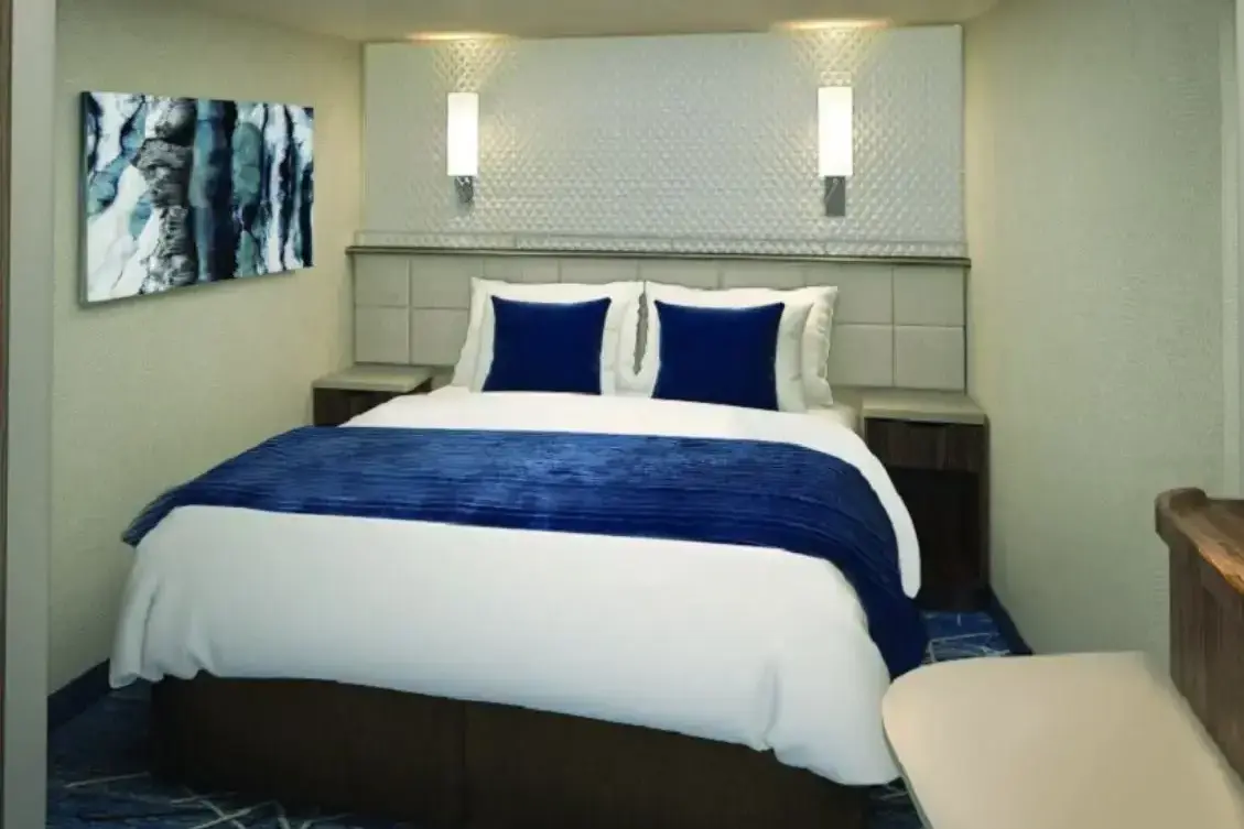 ncl_Encore_Inside.webp