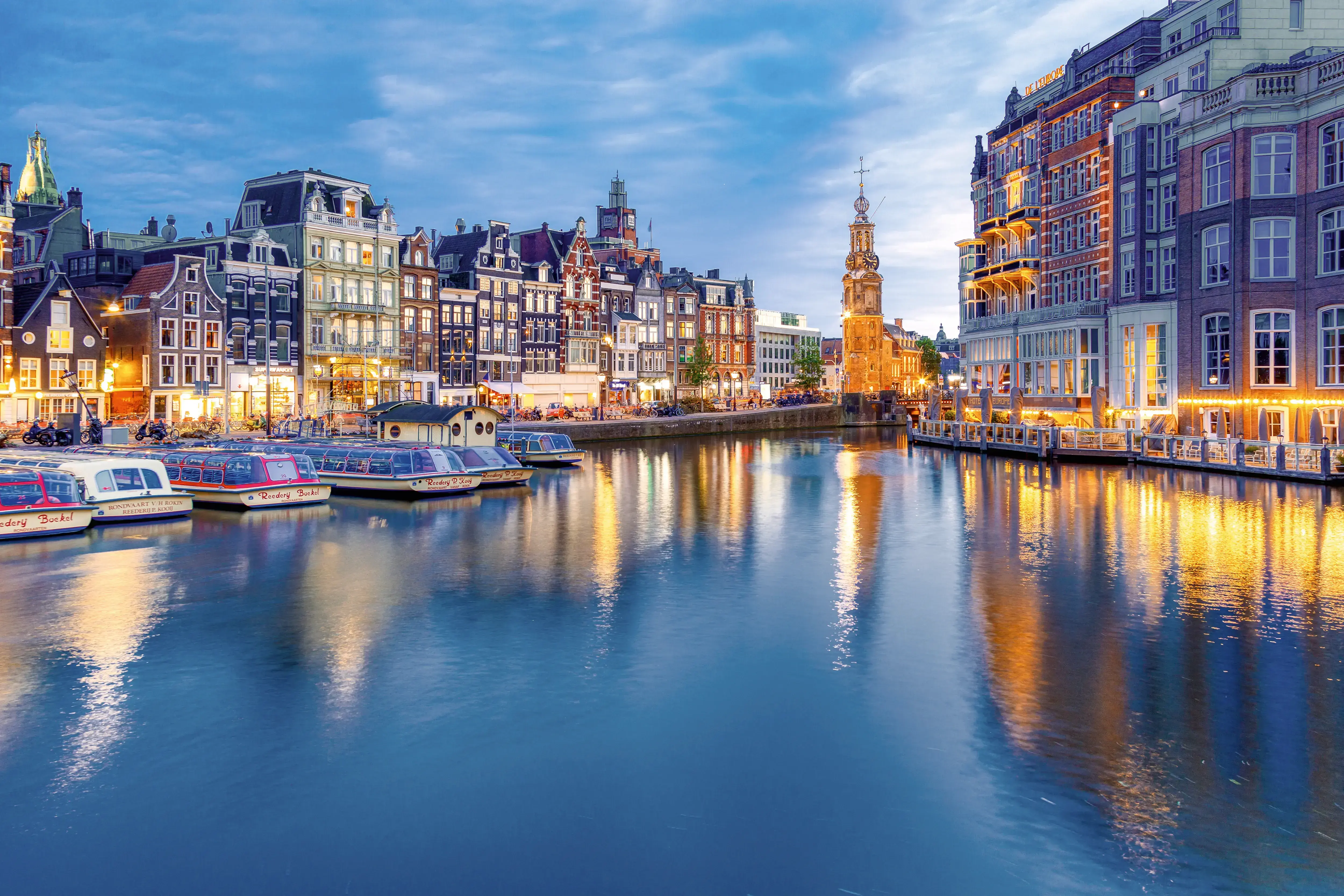 _c_Amsterdam_View-from-HalfmoonBridge-at-night_SA273452017.webp