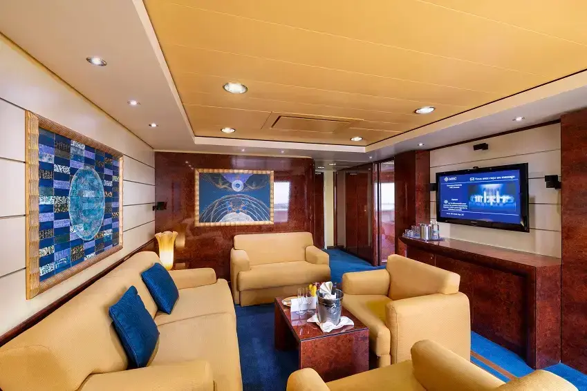 DI_YC2_executive_family_suite_02_02.webp