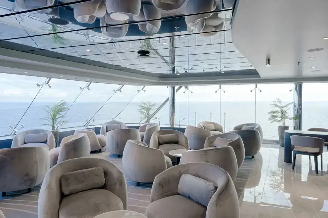 msc-magnifica-s-msc-yacht-club_top_sail_lounge.webp
