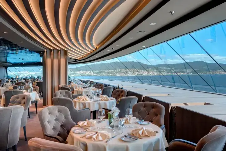 MSC17010872MSC Meraviglia, MSC Yacht Club.webp