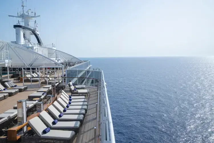 MSC21007903MSC Seashore, MSC Yacht Club Sundeck & Pool.webp