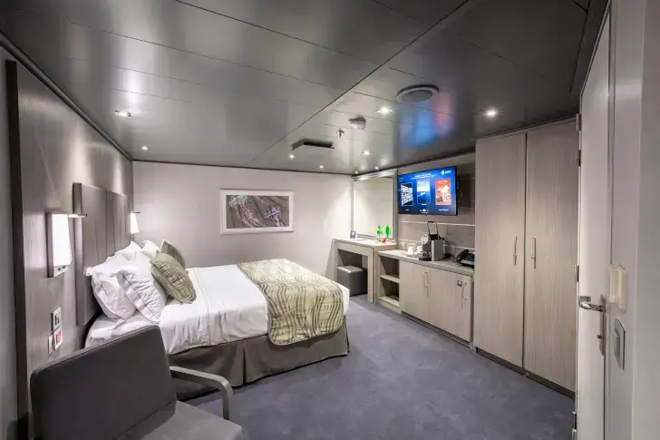 MSC21007874MSC Seashore, MSC Yacht Club Interior Suite for guest with disabilities or reduced mobility (YIN).webp