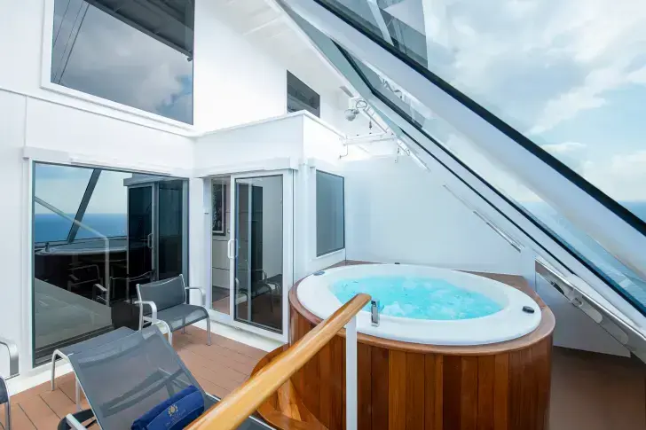 MSC21006853MSC Virtuosa, MSC Yacht Club Duplex Suite with whirlpool bath (YJD).webp