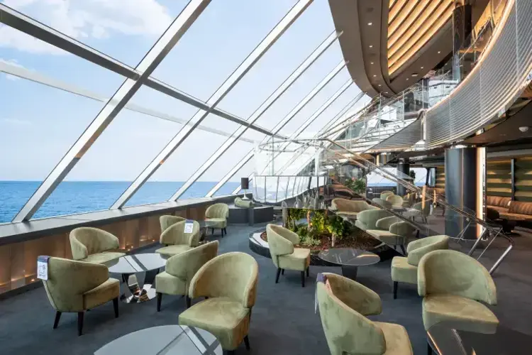 MSC21007121MSC Virtuosa, MSC Yacht Club Top Sail Lounge.webp