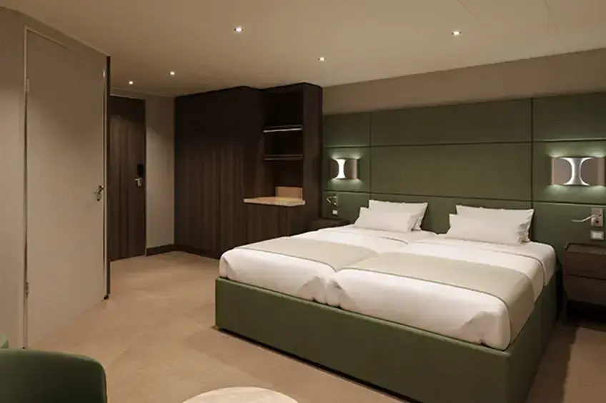 -msc-poesia-yacht-club-innenkabine.webp