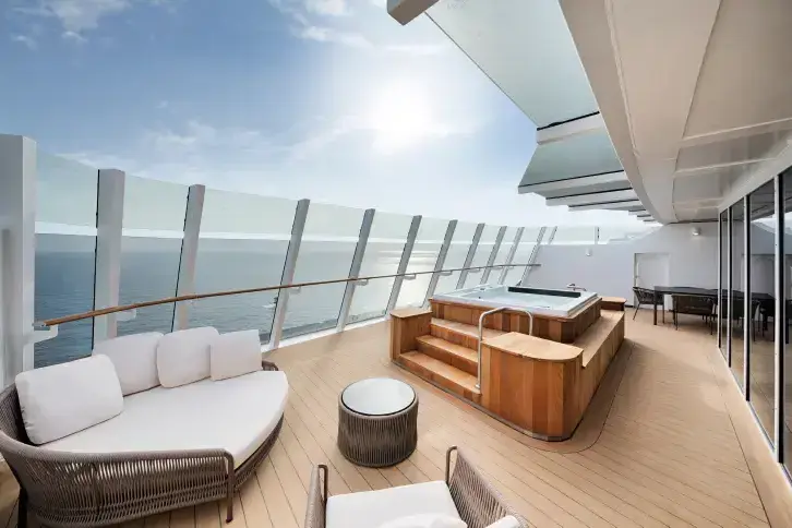 MSC25038085MSC World Asia, MSC Yacht Club Owner's Suite (YC4).webp
