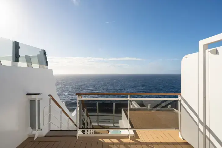 MSC25038075MSC World Asia, MSC Yacht Club Duplex Suite with Whirlpool bath (YJD).webp