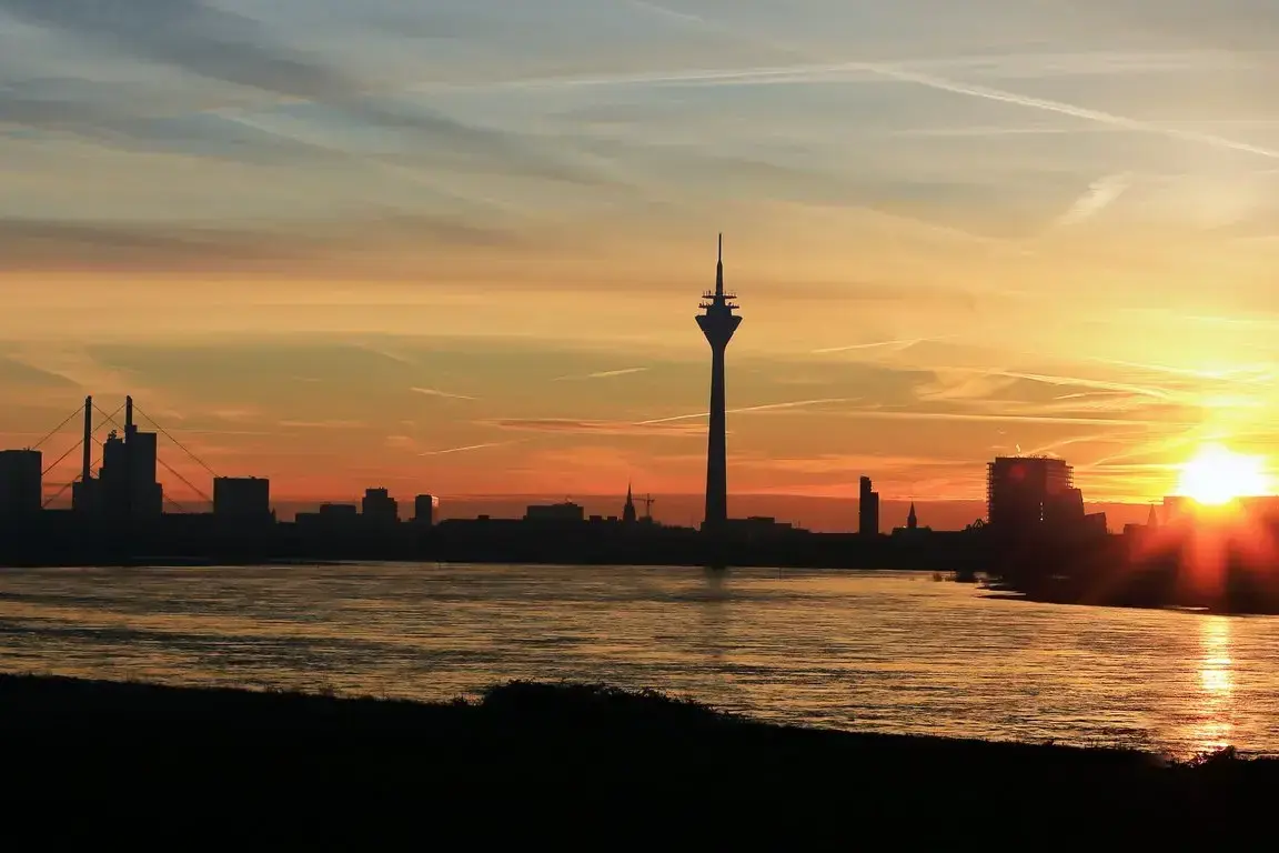 csm_AdobeStock_240914805_Duesseldorf_ba308e3363.webp