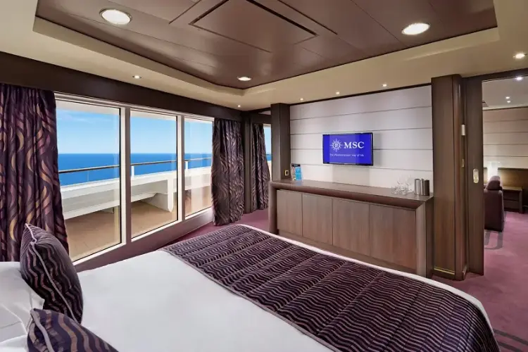 127-MSC_FA_YC_Executive-Family-Suite-1.webp