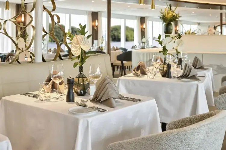 Restaurant 2.webp