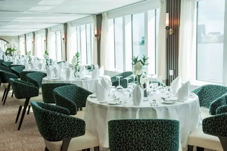Restaurant.webp