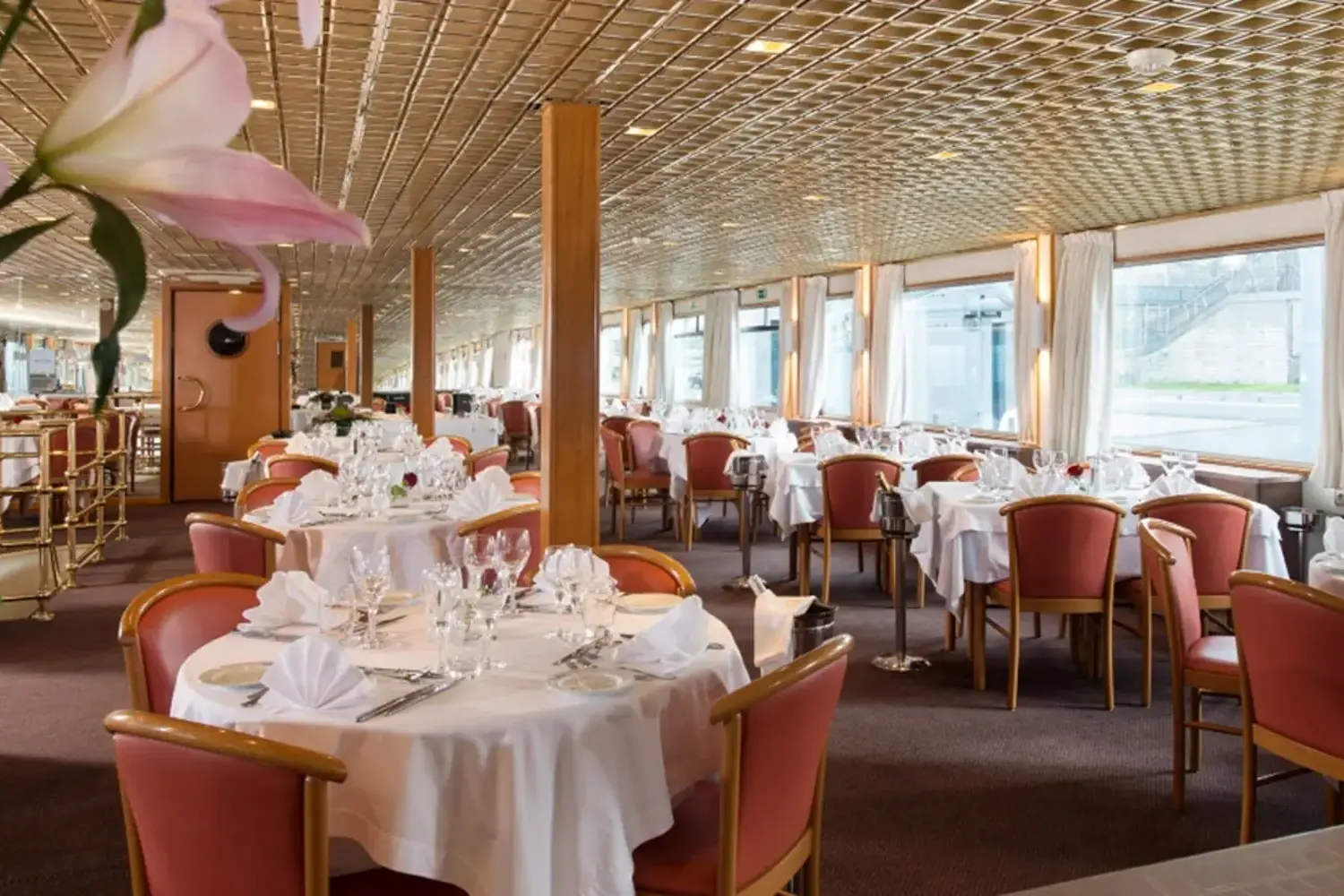 sp-restaurant2.webp