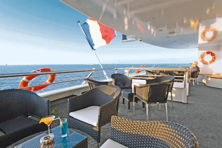 32731-terrasse-MS-Cyrano-de-Bergerac-Garonne-CroisiEurope-Gregory_Gerault-ORIGINAL.JPG.webp