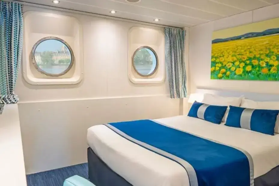 MAIN DECK 1 DOUBLE BED CAT A.webp