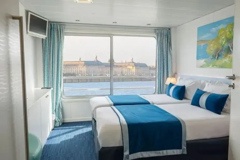 UPPER DECK 2 ADJUSTABLE TWIN BEDS CAT A.webp