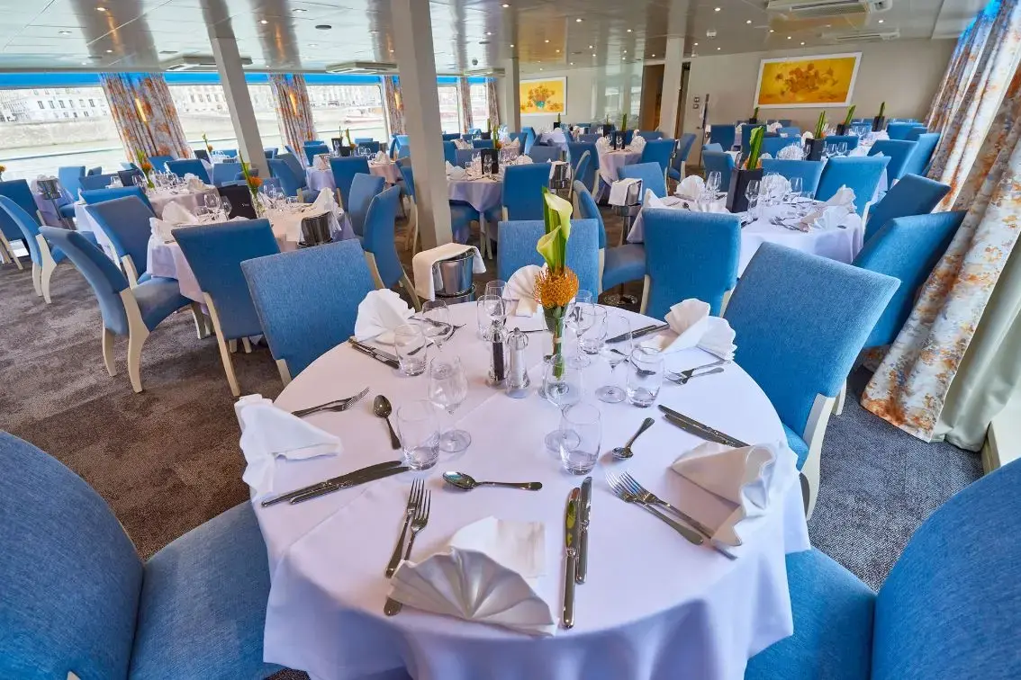 Restaurant_3.webp