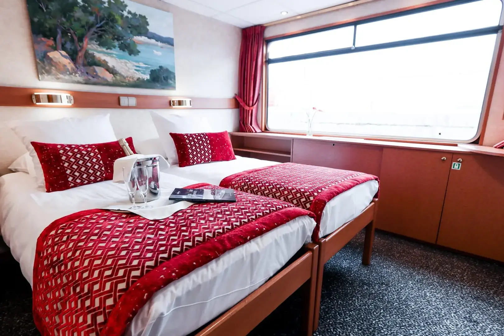 cabine-deux-lits-separes-pont-superieur-MS-Rhone-Princess-Rhone-CroisiEurope-Fabien_Loaec-ORIGINAL.webp