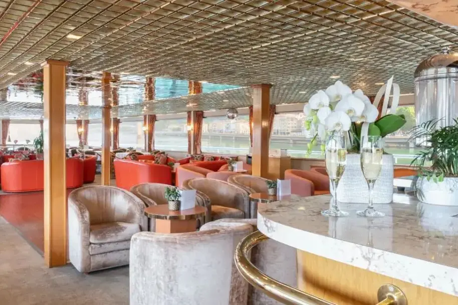 Salon Bar.webp