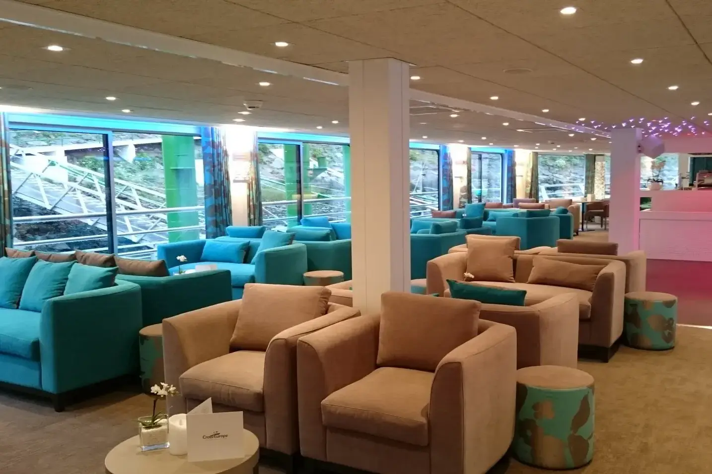 Salon_bar.webp