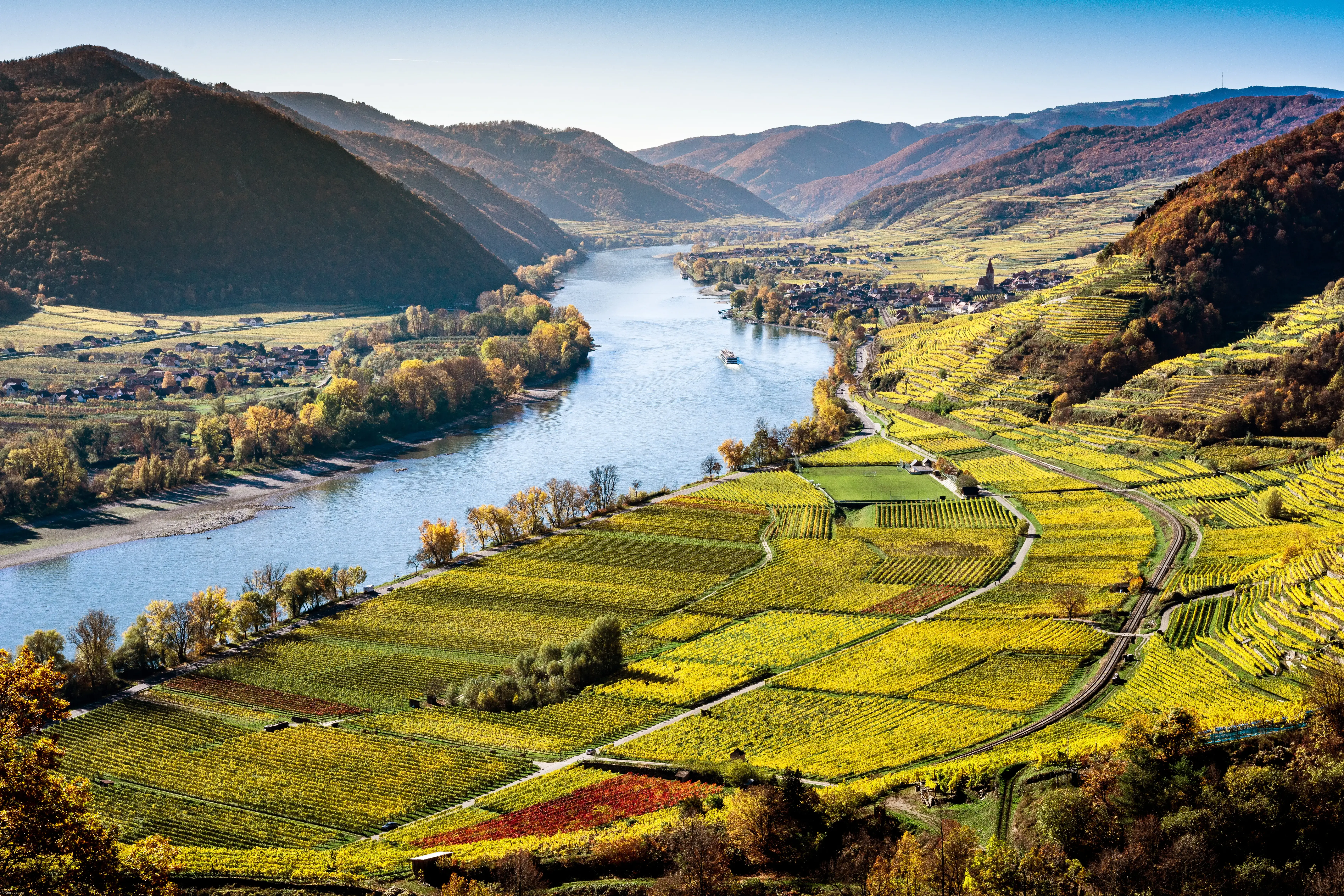 wachau-adobestock-222528810-1.webp