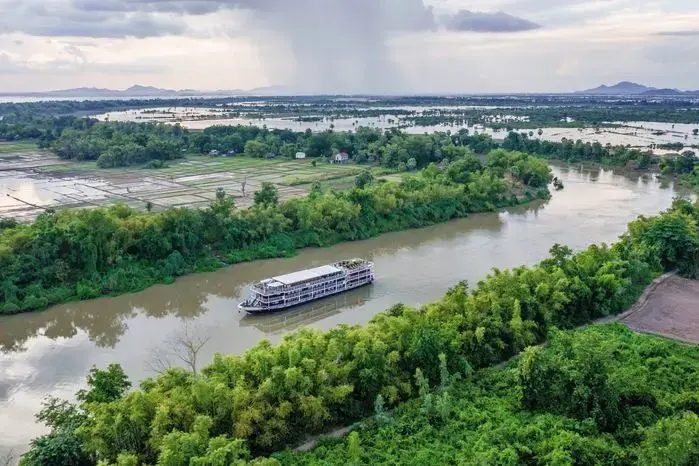 RV-Indochiner-CroisiEurope-ship 2.webp