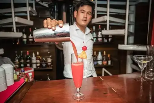 rv_toum-tiou-I-bar.webp