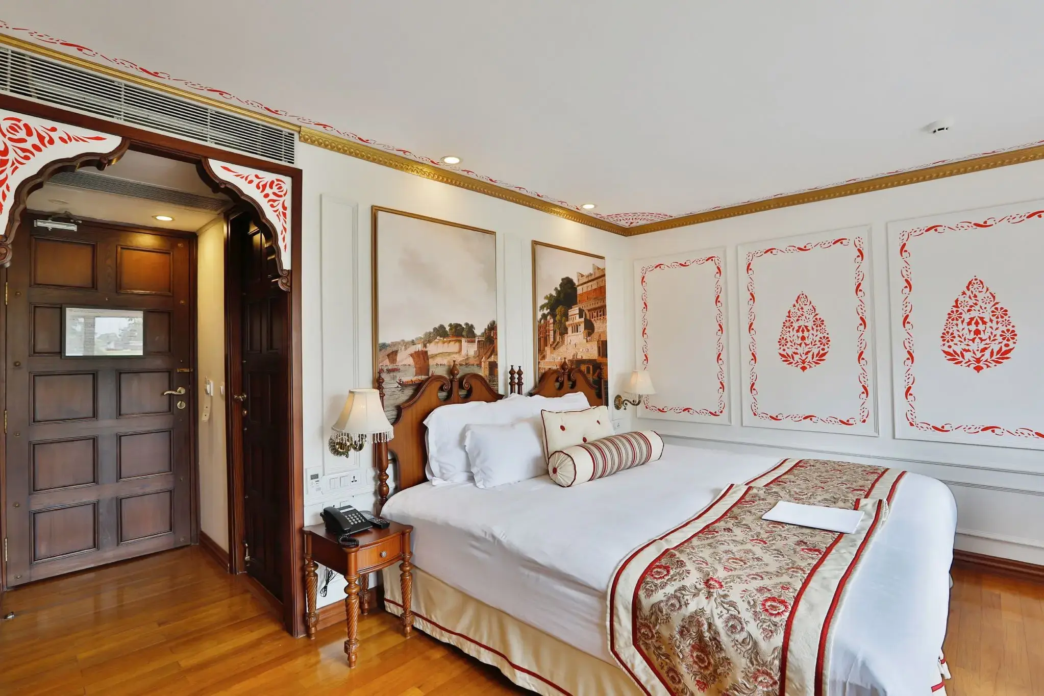RV Ganges Voyager Colonial Suite ©CroisiEurope 1.webp