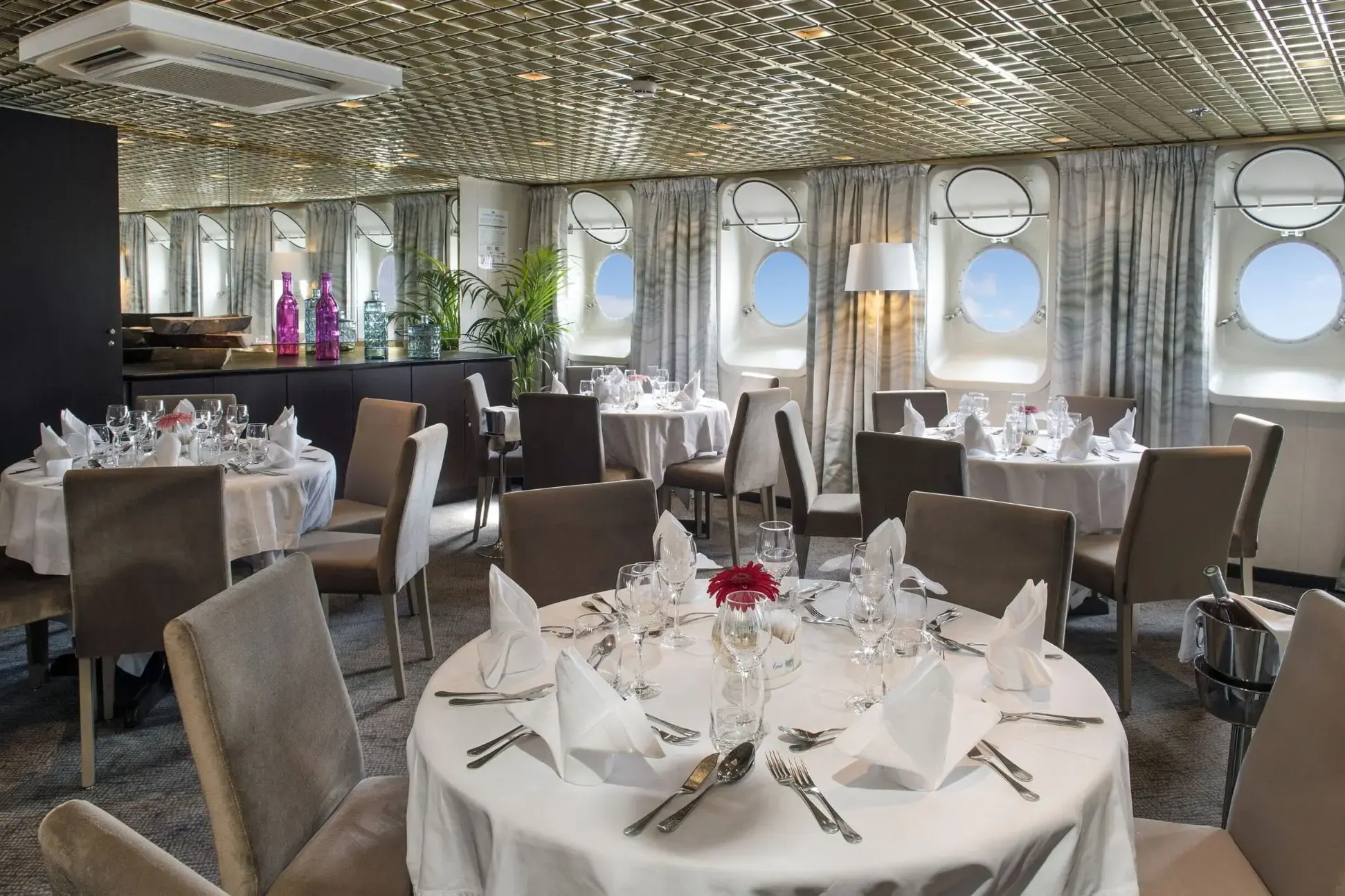 MV La Belle de l'Adriatique restaurant 2.webp