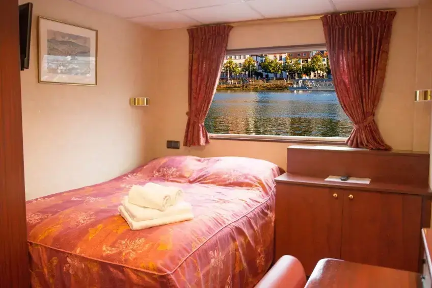 cabine02-grand-lit-pont-principal-ms-mona-lisa-danube-rhin-croisieurope