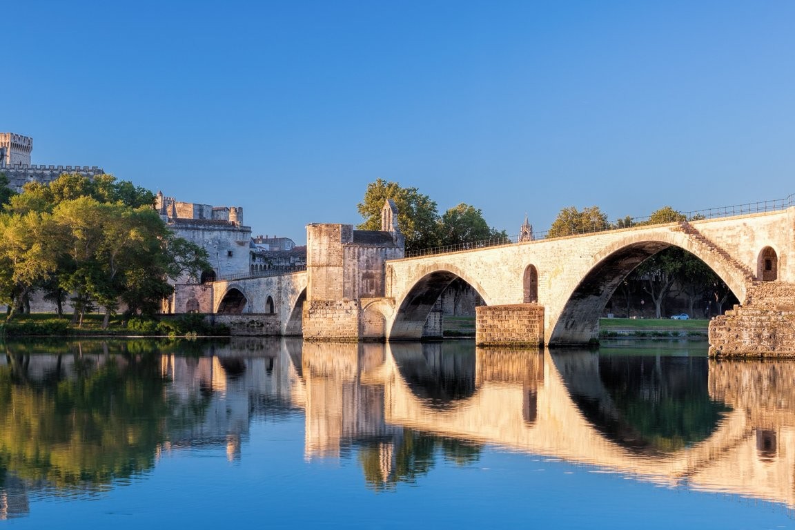 csm_AdobeStock_116087207_Avignon_48ca569c7a.jpeg