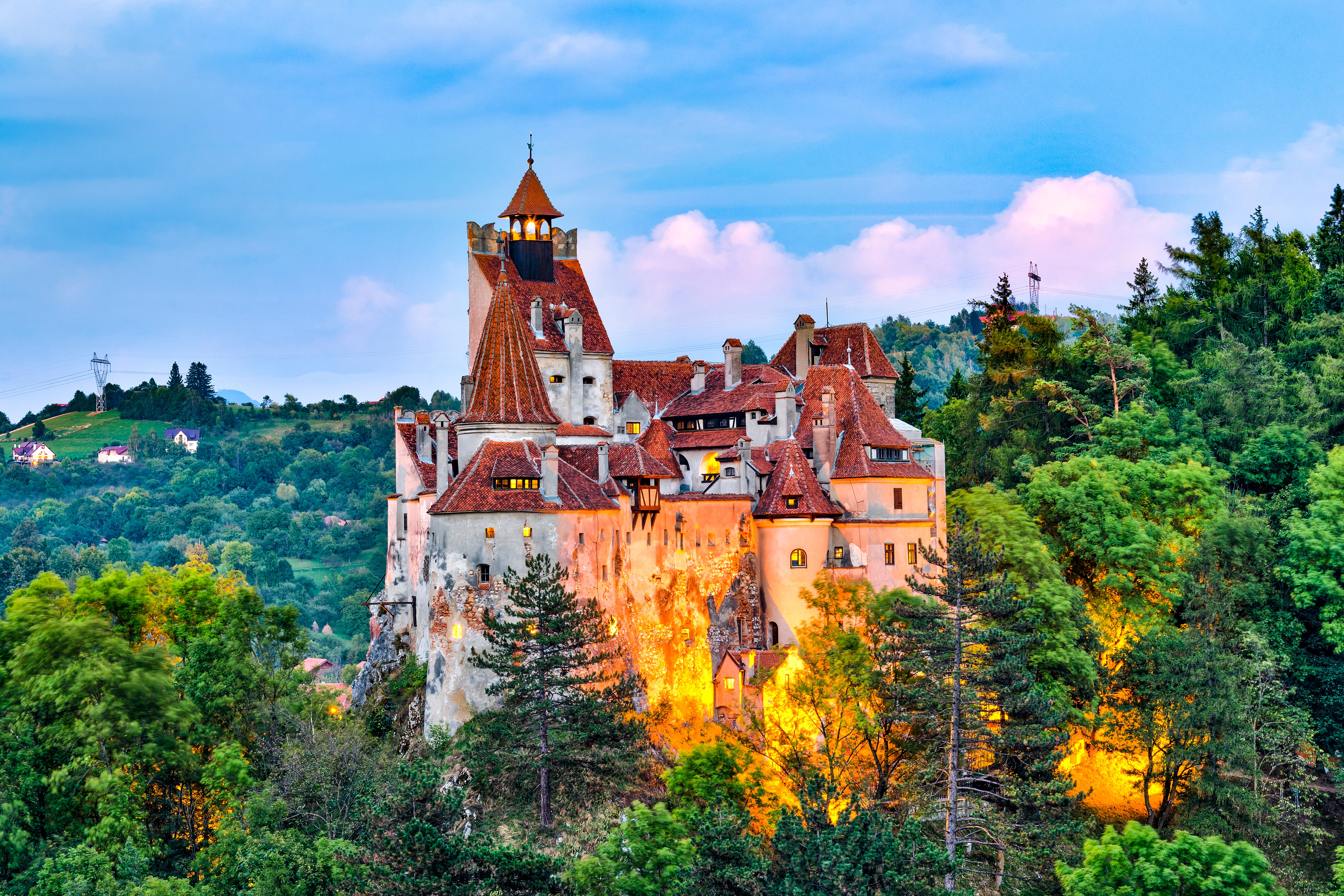 Lueftner_Cruises_Amadeus_Danube_Romania_Transylvania_Brasov_Bran_Castle%40_shutterstock_1120479389.jpg