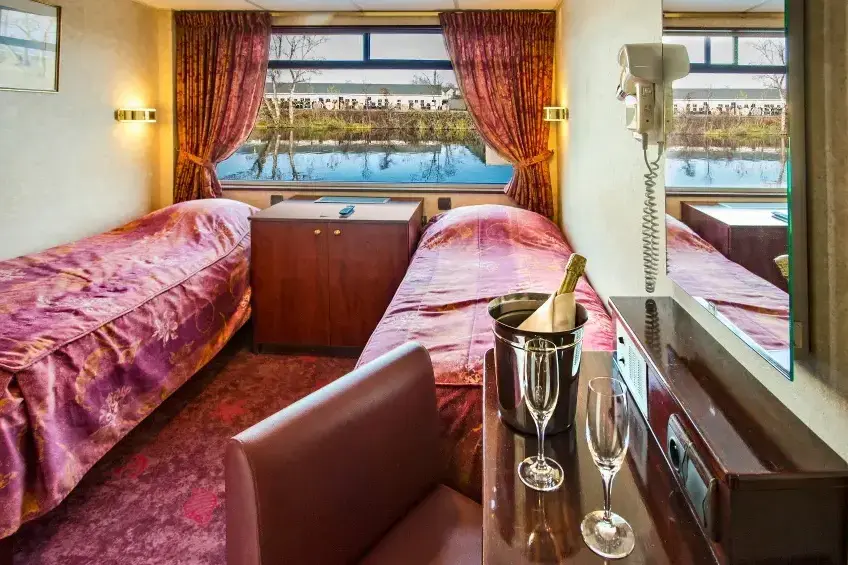 cabine-double-deux-lits-pont-superieur01-ms-mona-elbe-rhin-lisa-croisieurope-julian-mathis