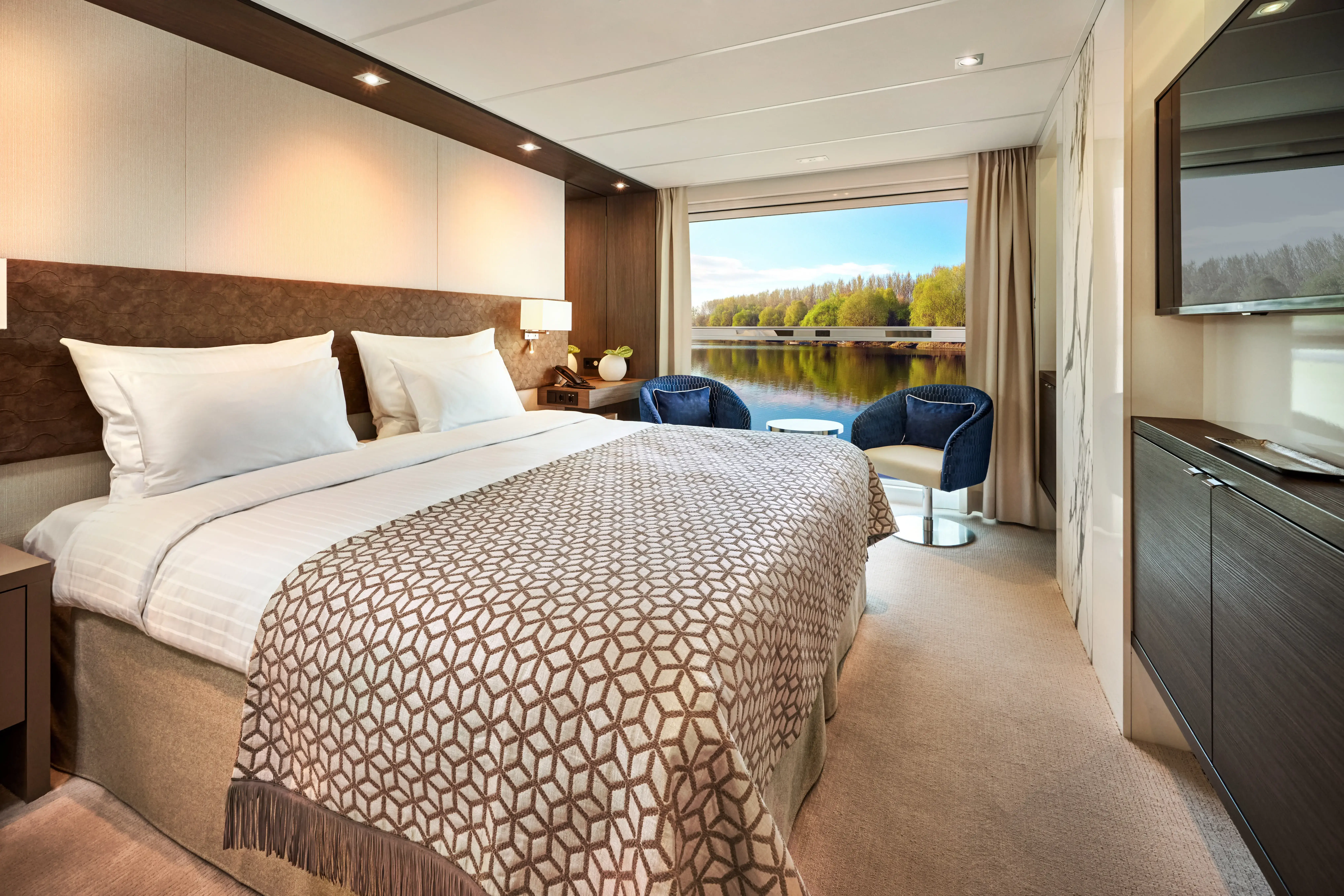 Lueftner_Cruises_AMADEUS_Riva_Cabin_Mozart_Strauss_Deck.webp